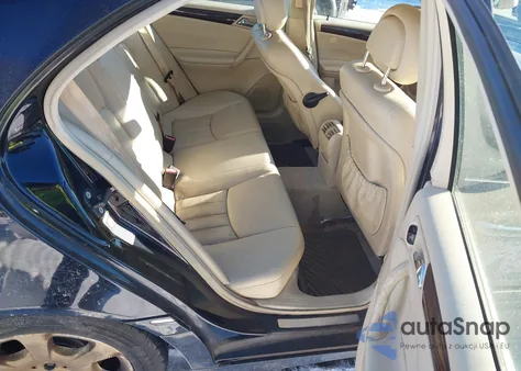 2005 Mercedes-Benz C 240 Luxury 4Matic z USA, uszkodzony, nr VIN WDBRF81J85F673908